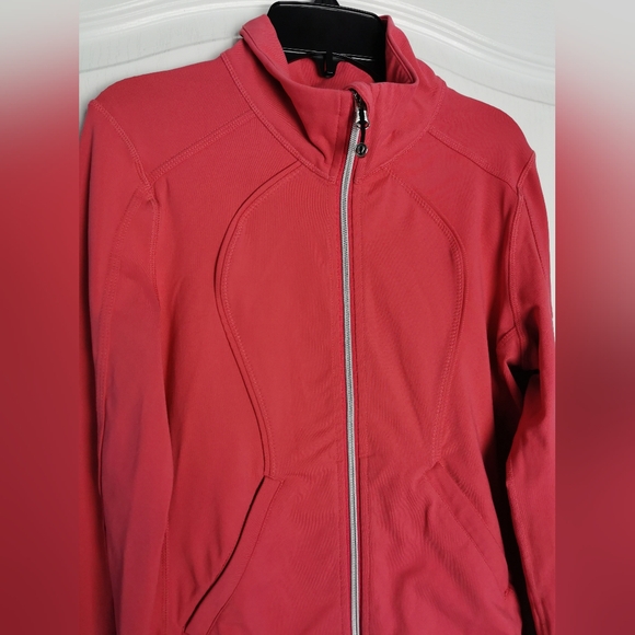 Lululemon Jacket size 8 ptp 18.5" pink raspberry - Picture 3 of 8